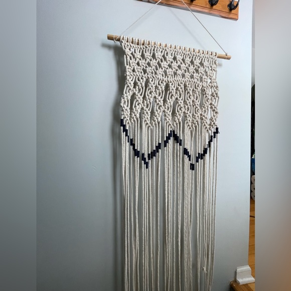 Large Urban Outfitters Tapestry - Picture 3 of 3